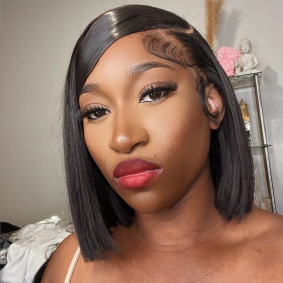 Manisha - Picture 1 of 2